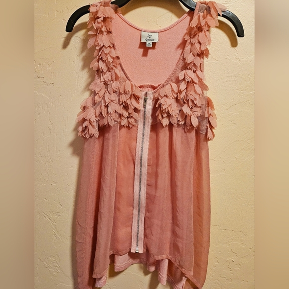 Ruffled Sleevless Blouse - Picture 1 of 7